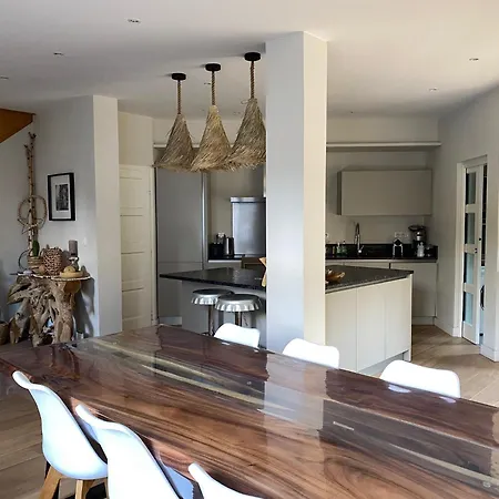 - De Proche Villa